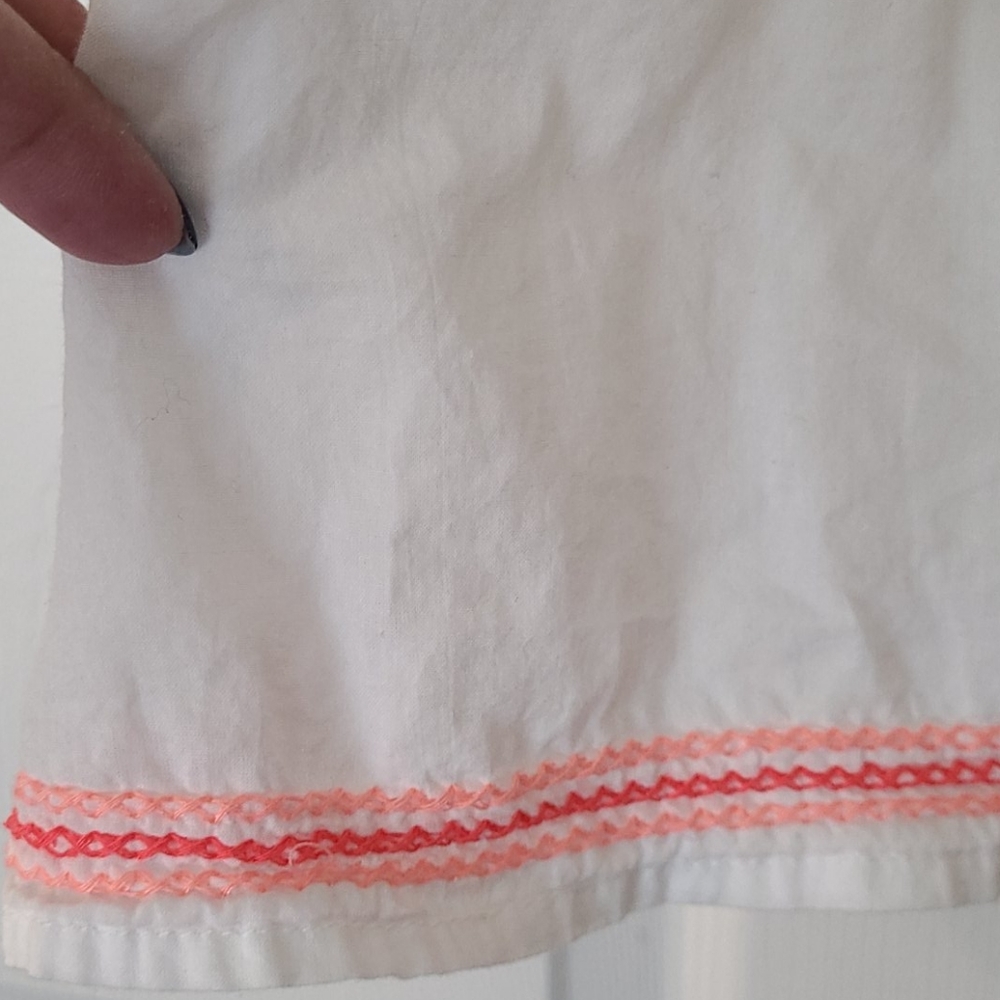 Embroidered bright tank blouse - Picture 7 of 7